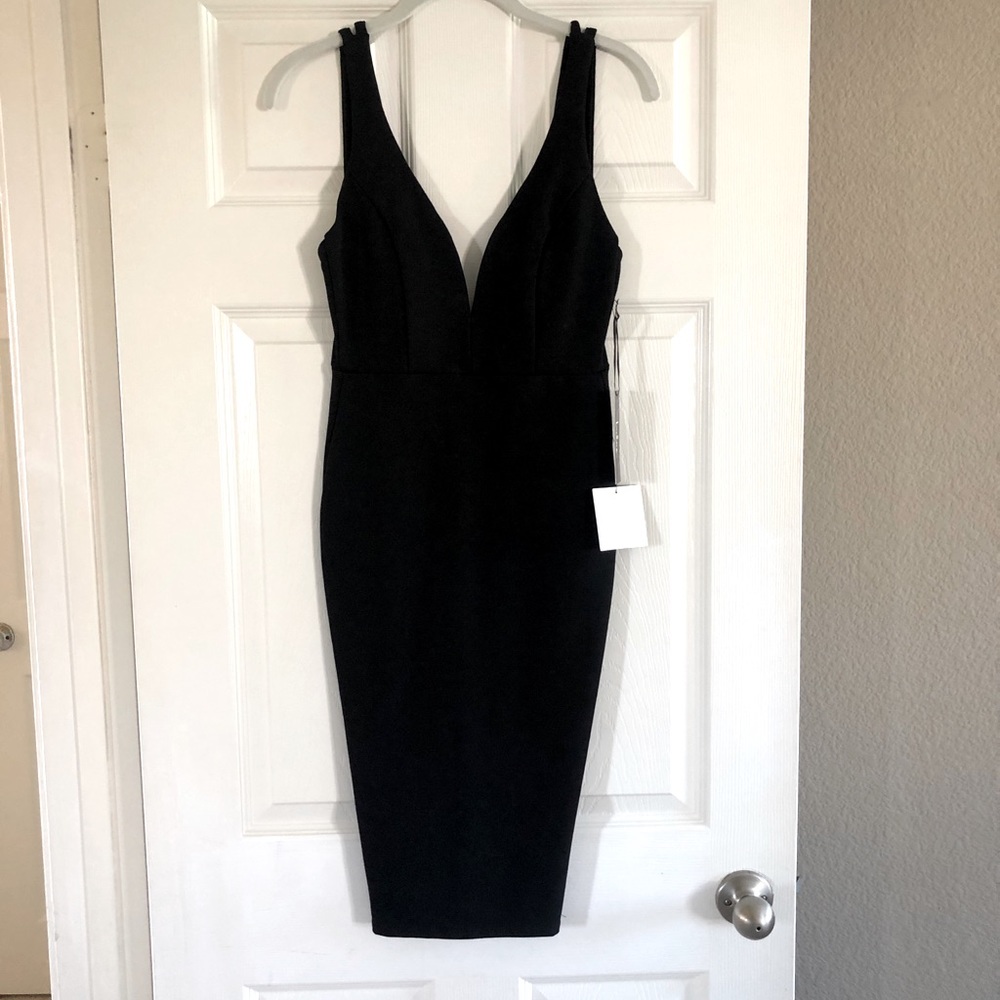 Lulus black vneck cocktail dress